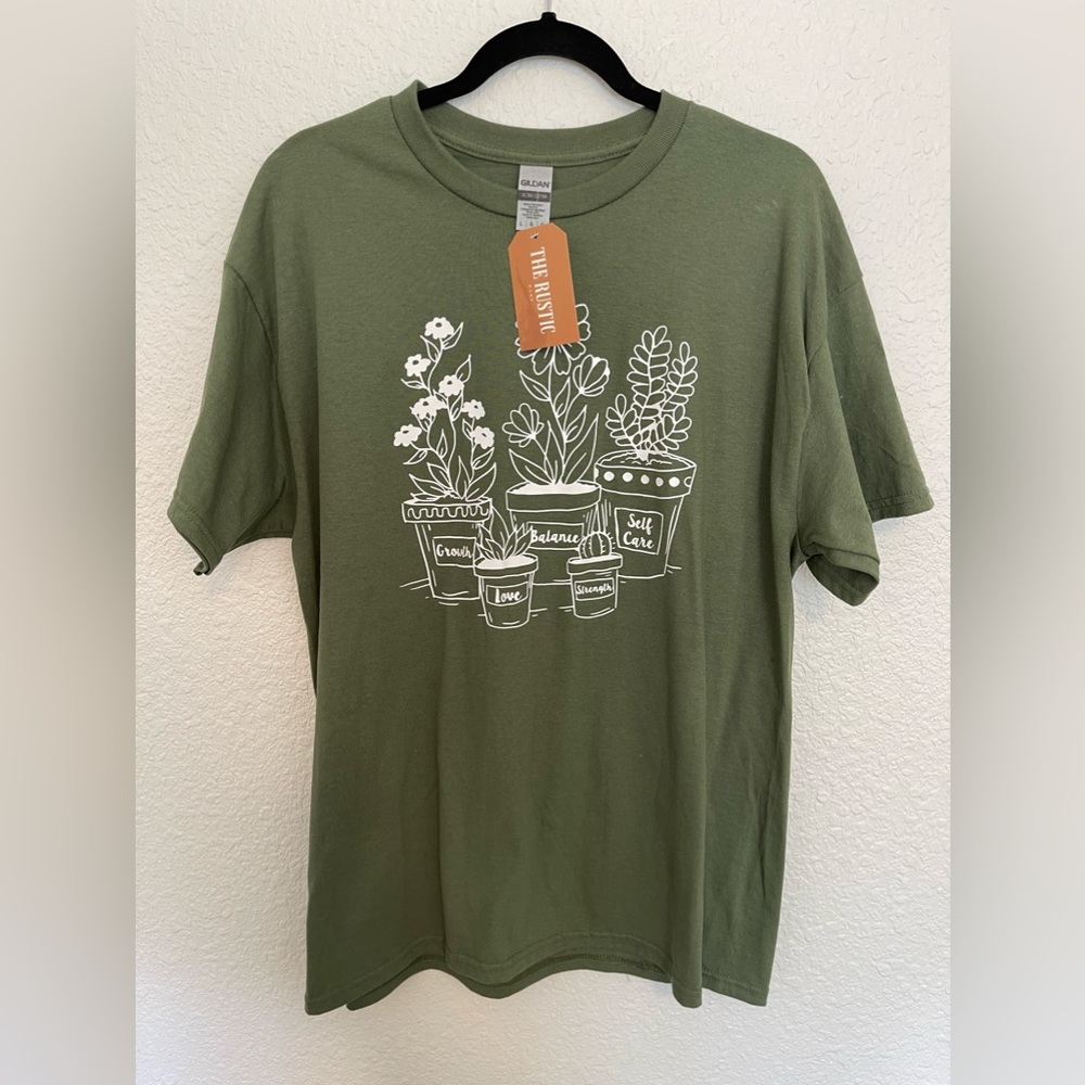 NWT Graphic Tee in Green and White